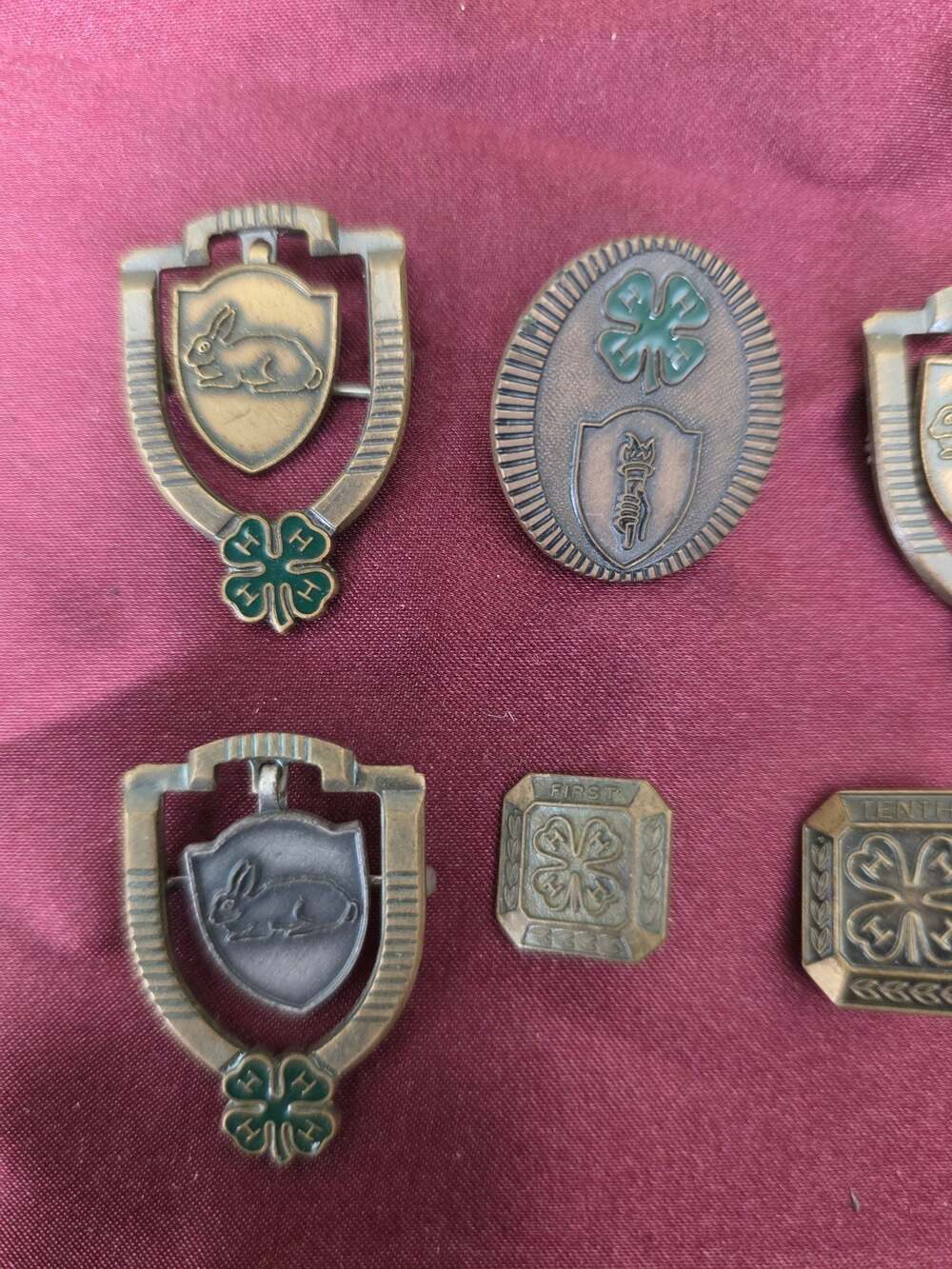 Collection Vintage 4-H Achievement Pins including Rabbit Dangle Pins Year Bars - Picture 2 of 3